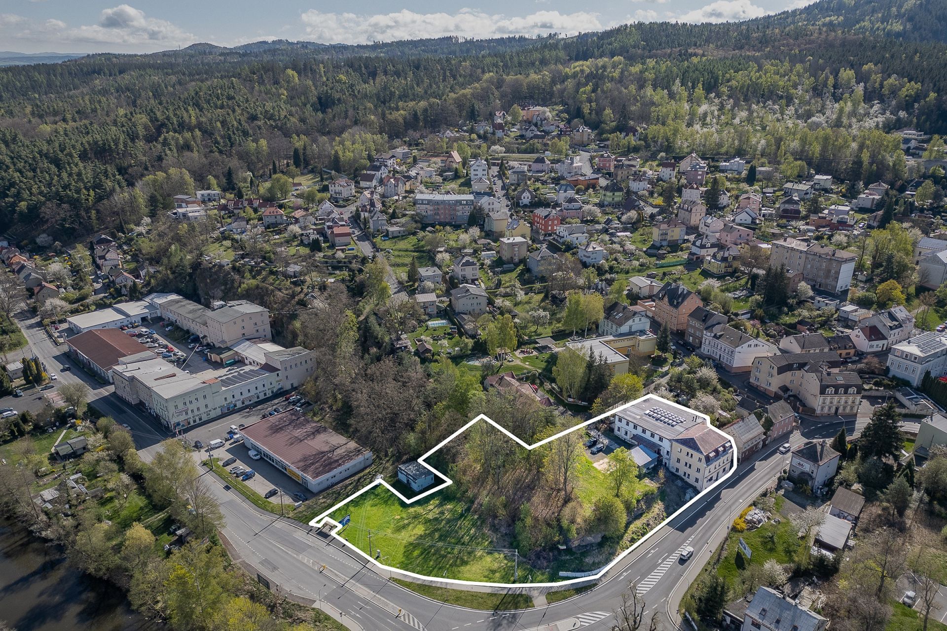 Prodej komerčního objektu, 1923 m², Karlovy Vary, Studentská