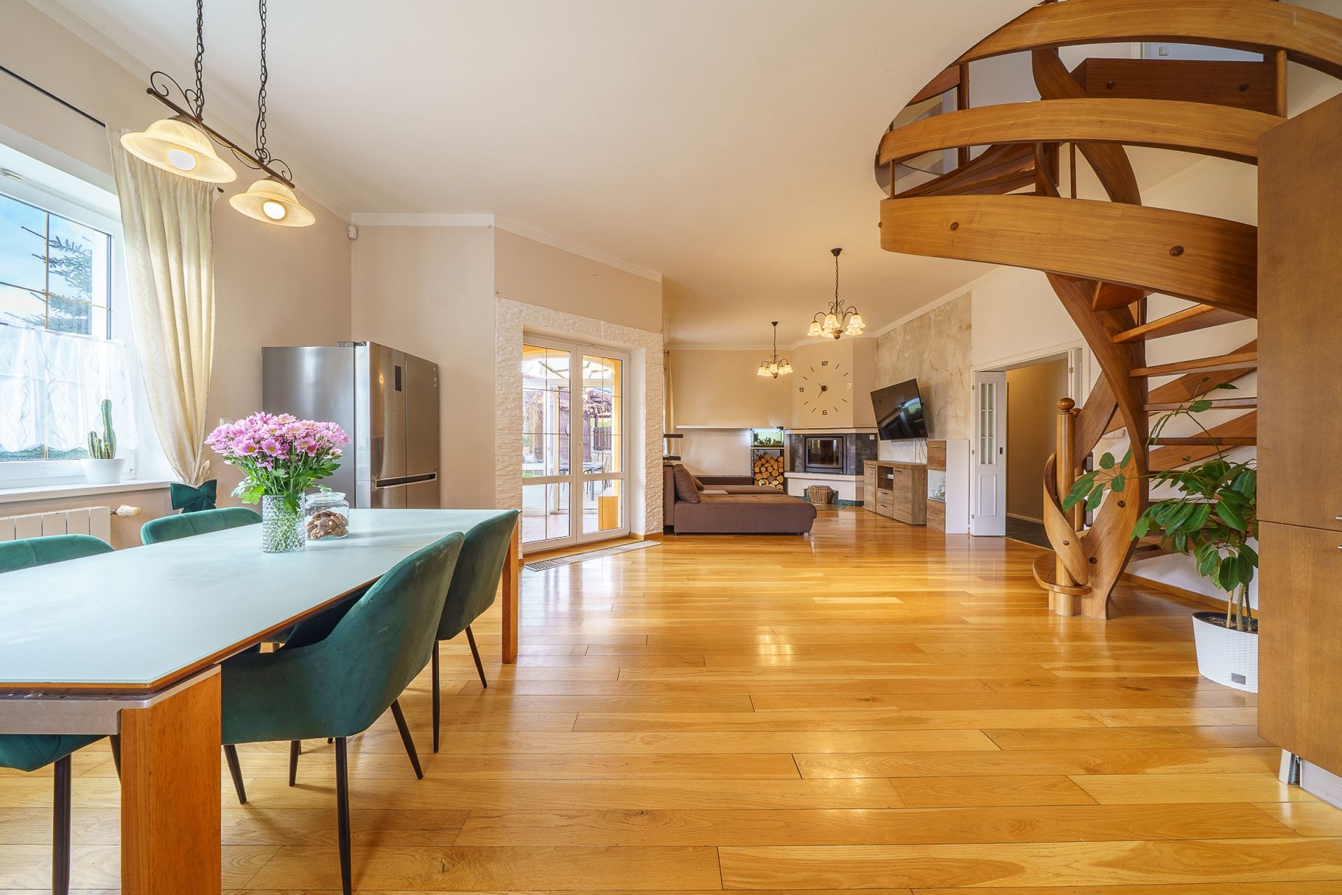 Prodej rodinného domu, 244 m², Karlovy Vary, ul. Motýlí