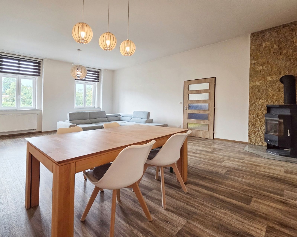 Pronájem bytu 4+1, 117 m², Cheb, ul. Májová