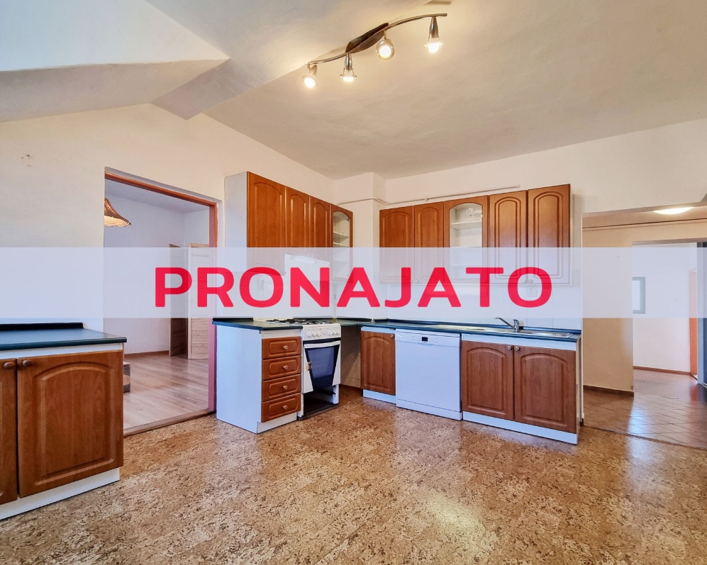 Pronájem bytu 3+1, 95 m², Karlovy Vary, ul. Rumunská