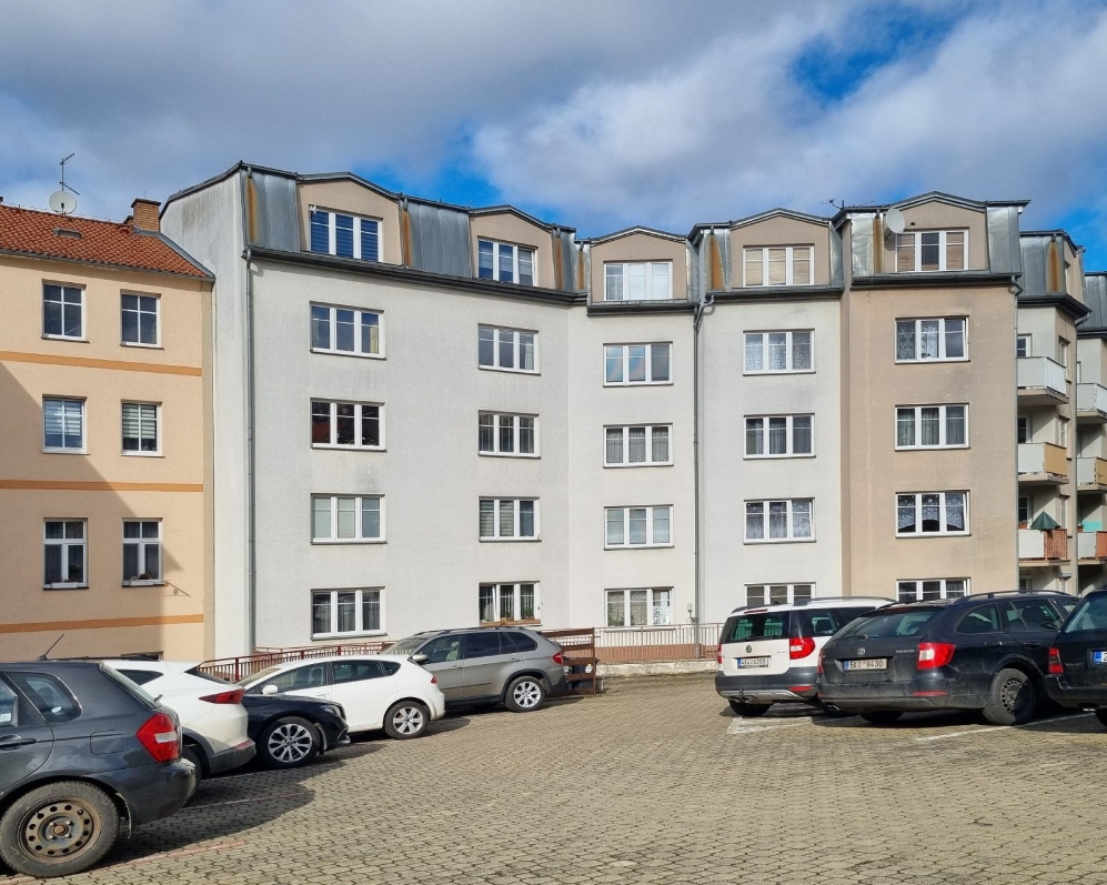 Pronájem bytu 2+1, 62 m², Karlovy Vary, ul. nám. V. Řezáče